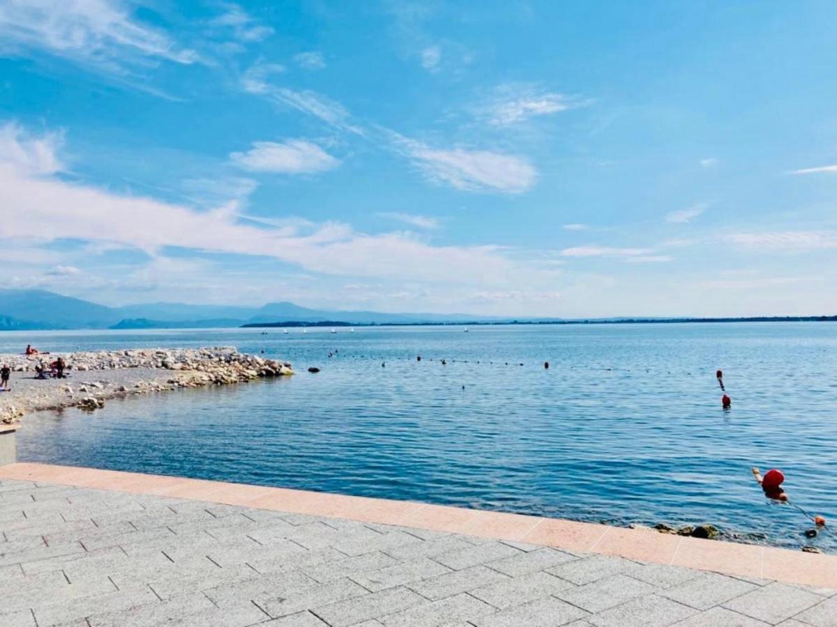 Palm Beach - Your Private And Complete Apartment In Desenzano Del Garda Exterior foto